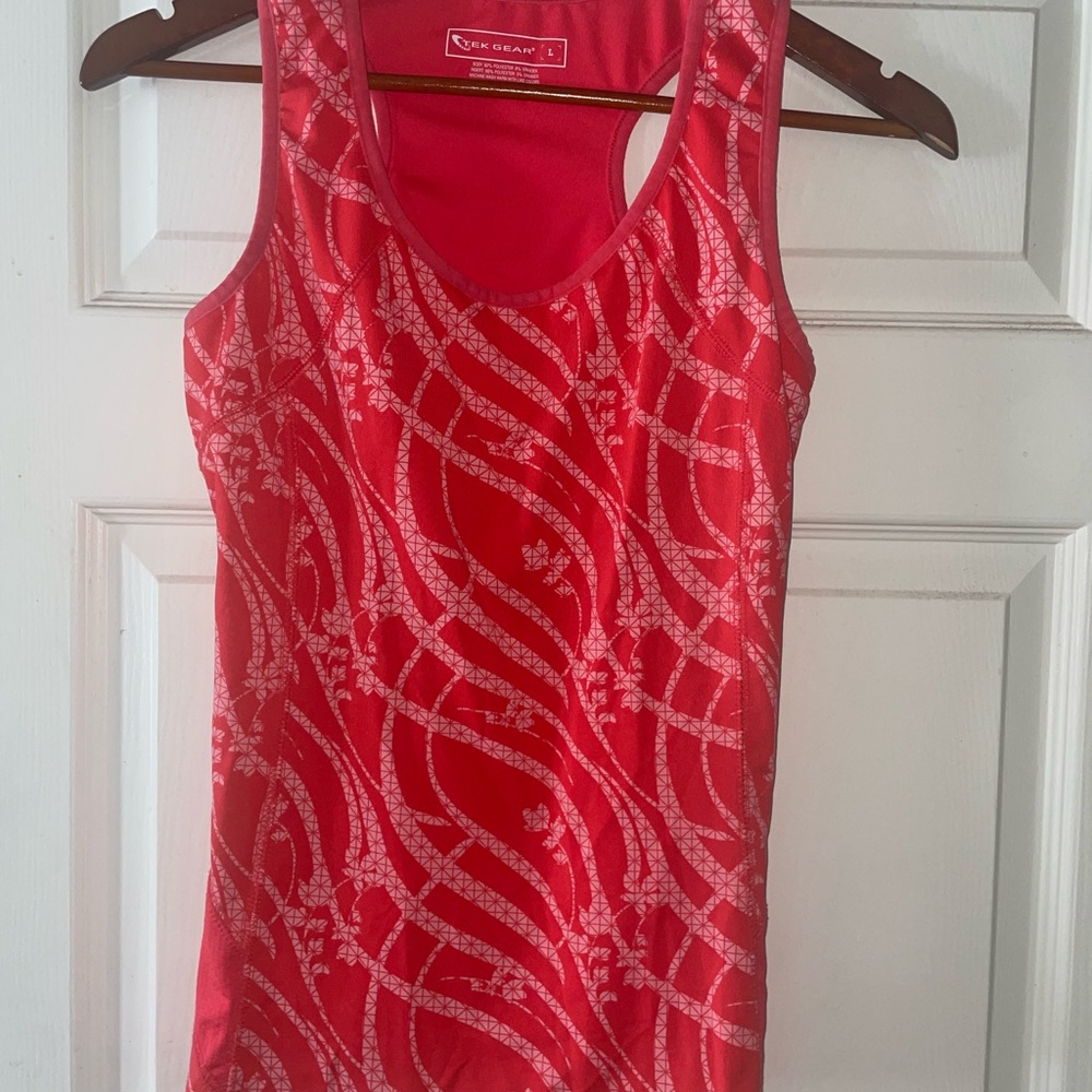 Tek gear size large work out tank top